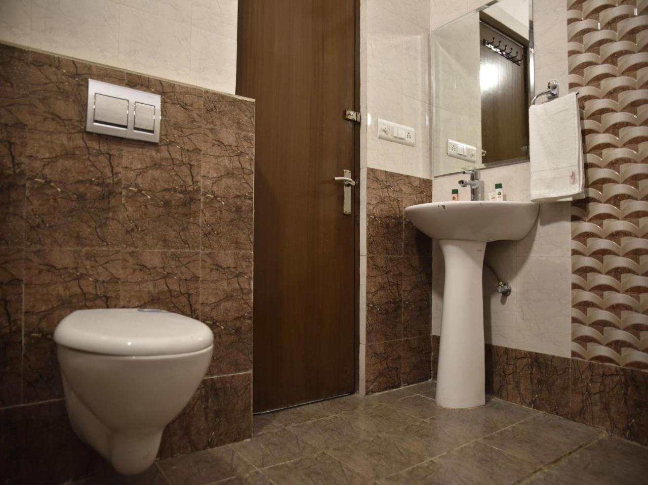 Hotel Rang Mahal Near Jaipur International Airport Exterior foto